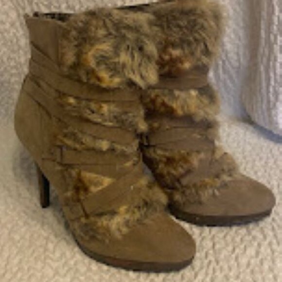 Elle Women's Faux Fur Beige Strappy Fashion Boots Sz 8 M - Picture 1 of 10